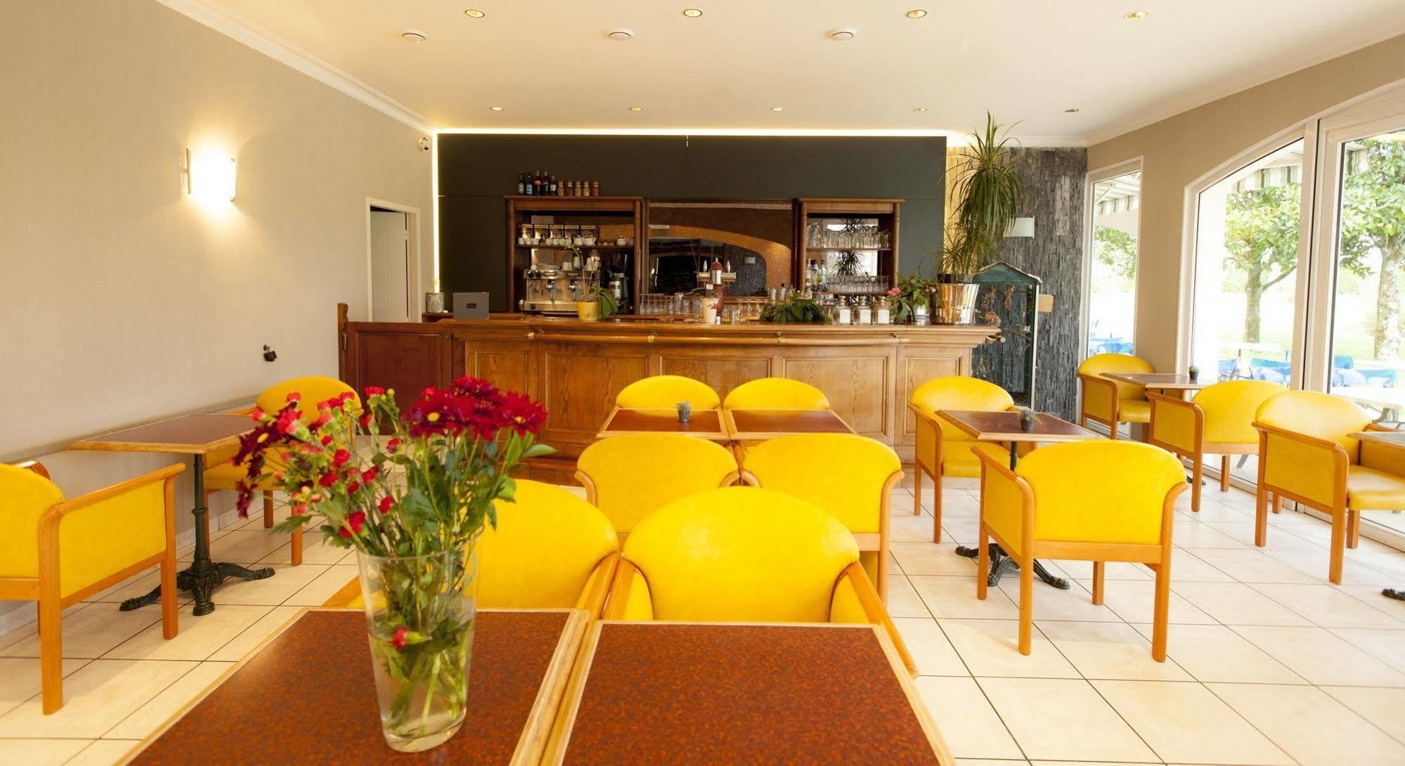 Alysson Hotel Олорон-Сен-Мари Екстериор снимка